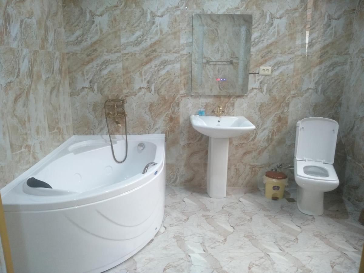 Hotel Royal クタイシ エクステリア 写真
