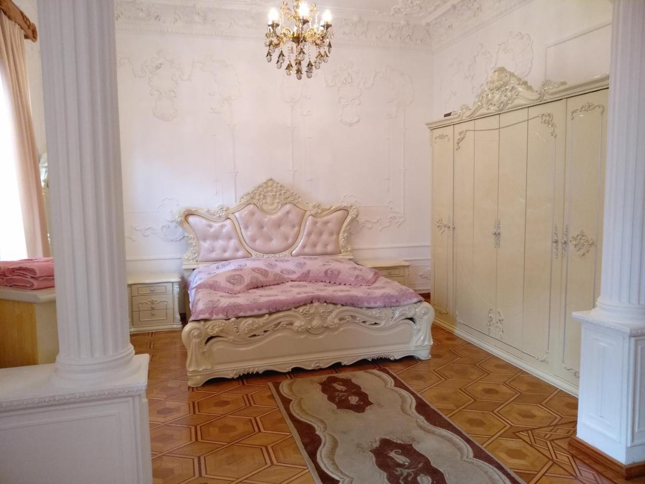 Hotel Royal クタイシ エクステリア 写真
