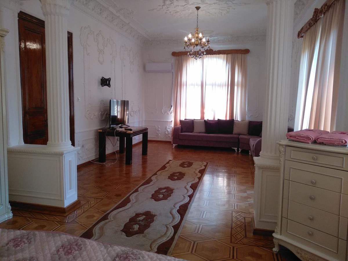 Hotel Royal クタイシ エクステリア 写真